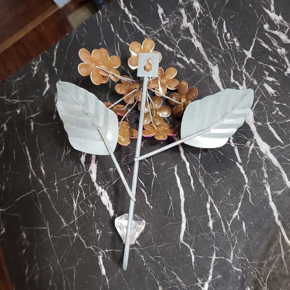 Pretty wall hanger/hook. Decorative - Picture 3 of 6